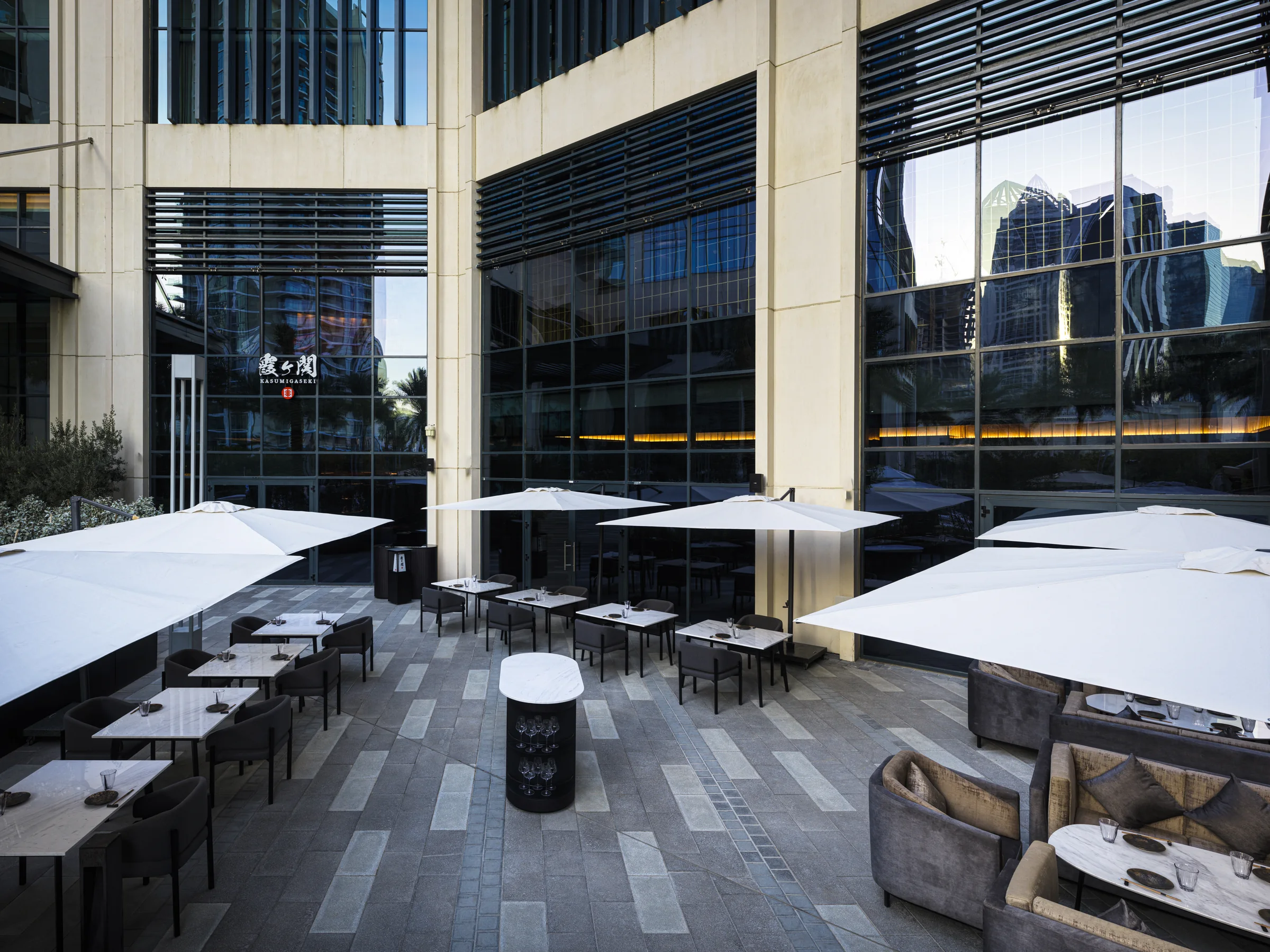 Kasumigaseki terrace prepared for a corporate dining partnership